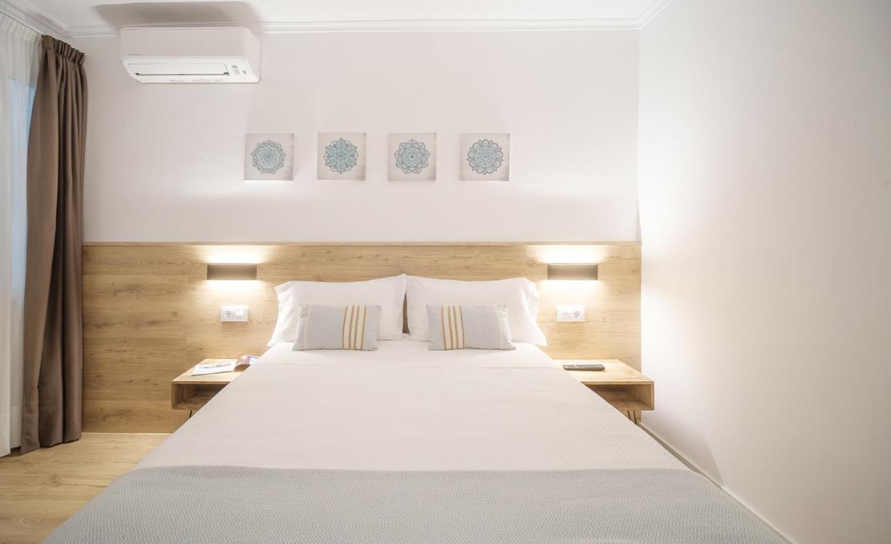 Hostal Menurka Ситадела Екстериор снимка