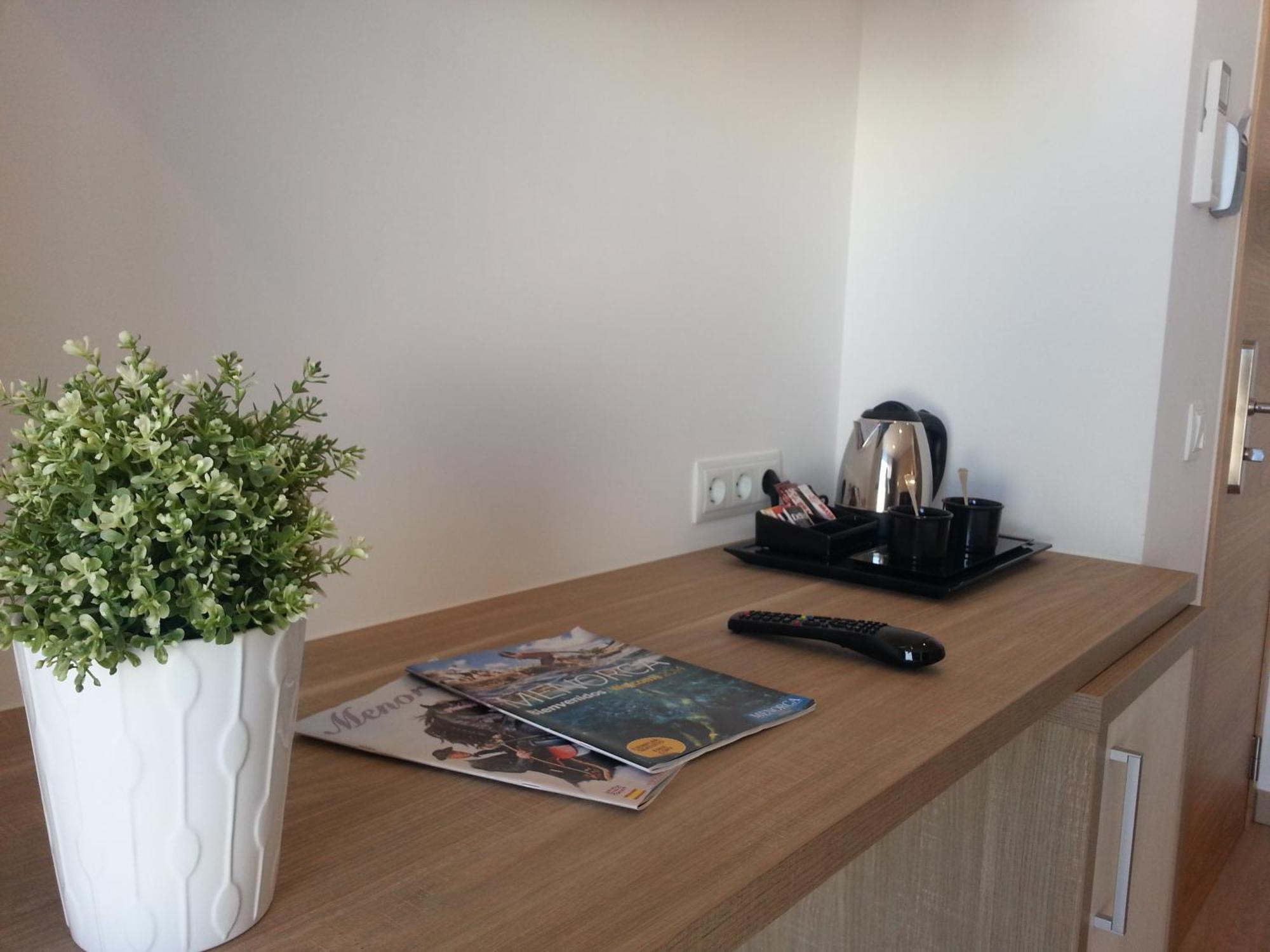 Hostal Menurka Ситадела Екстериор снимка