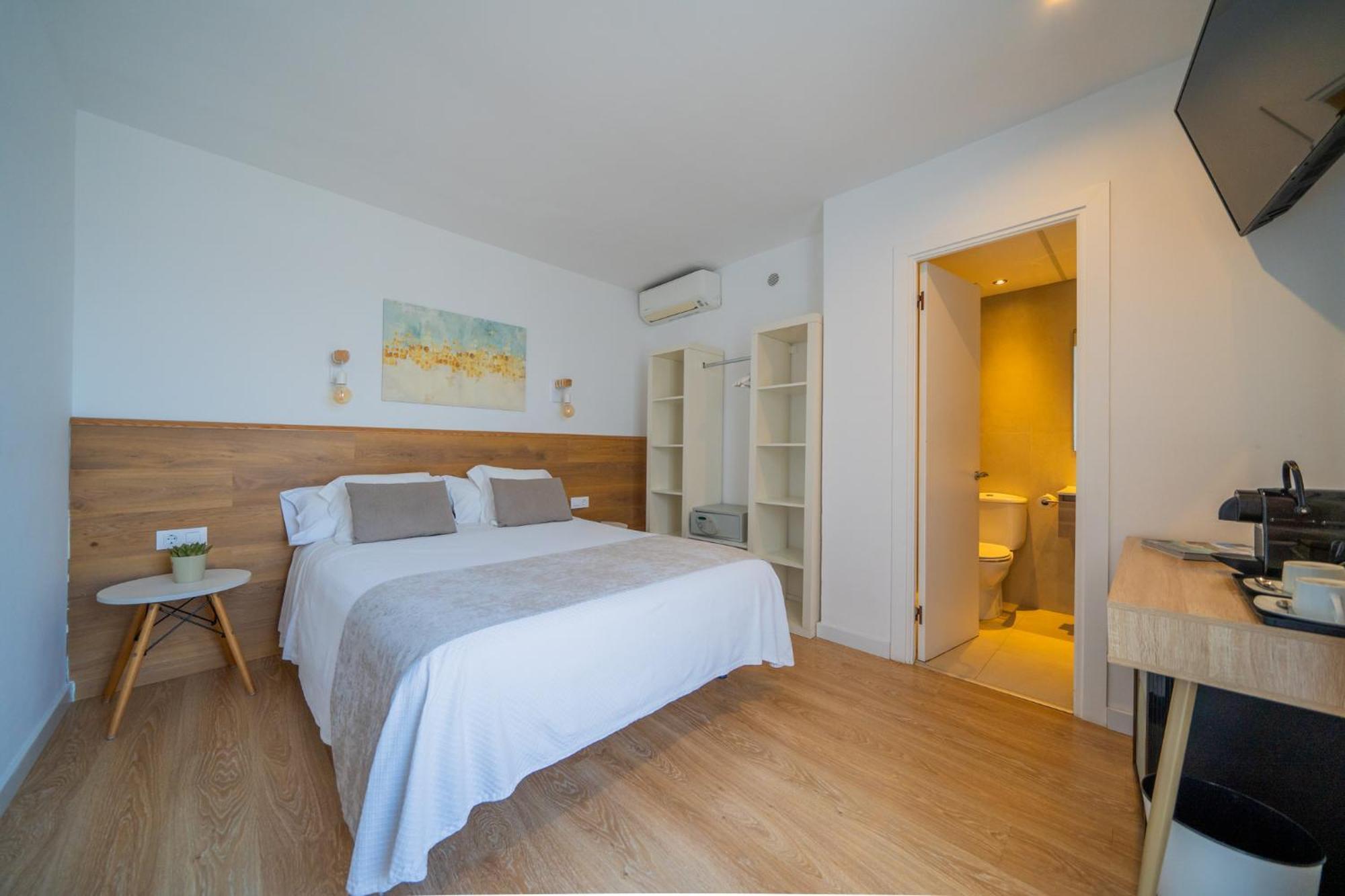 Hostal Menurka Ситадела Екстериор снимка
