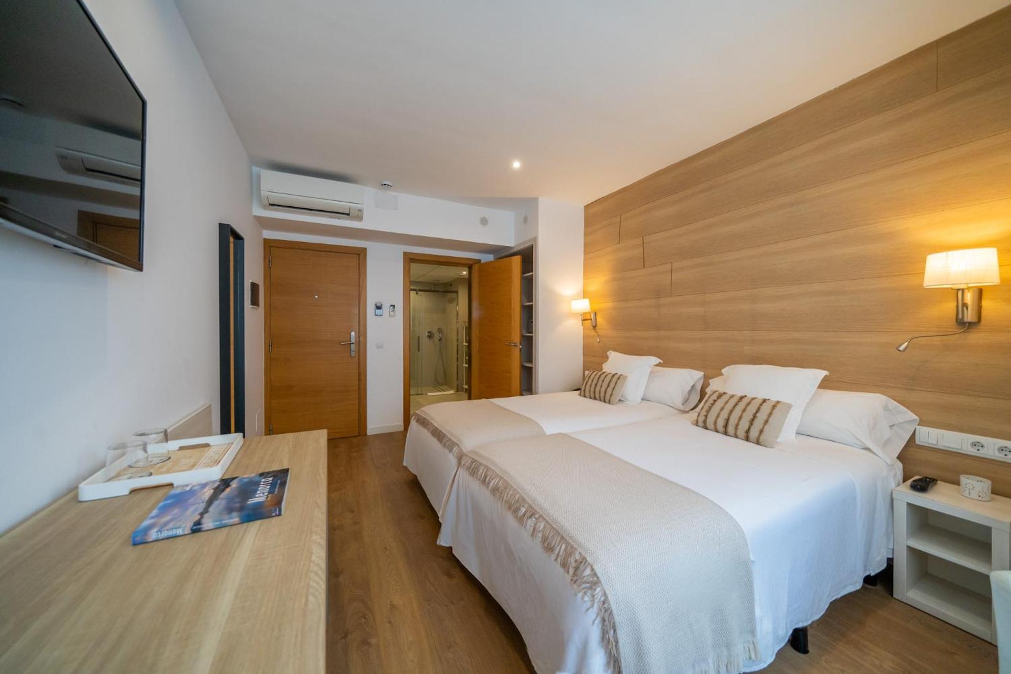 Hostal Menurka Ситадела Екстериор снимка