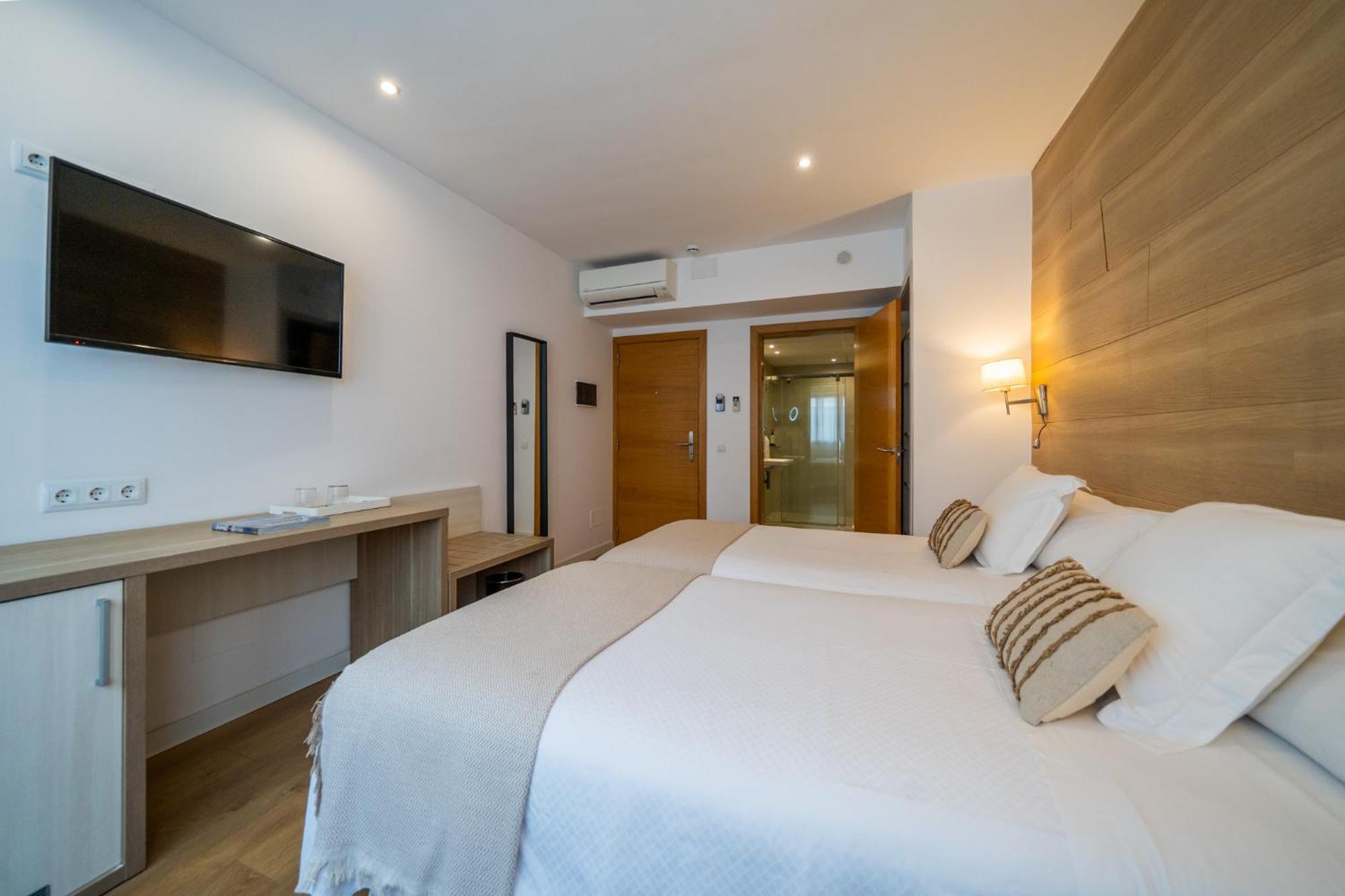 Hostal Menurka Ситадела Екстериор снимка