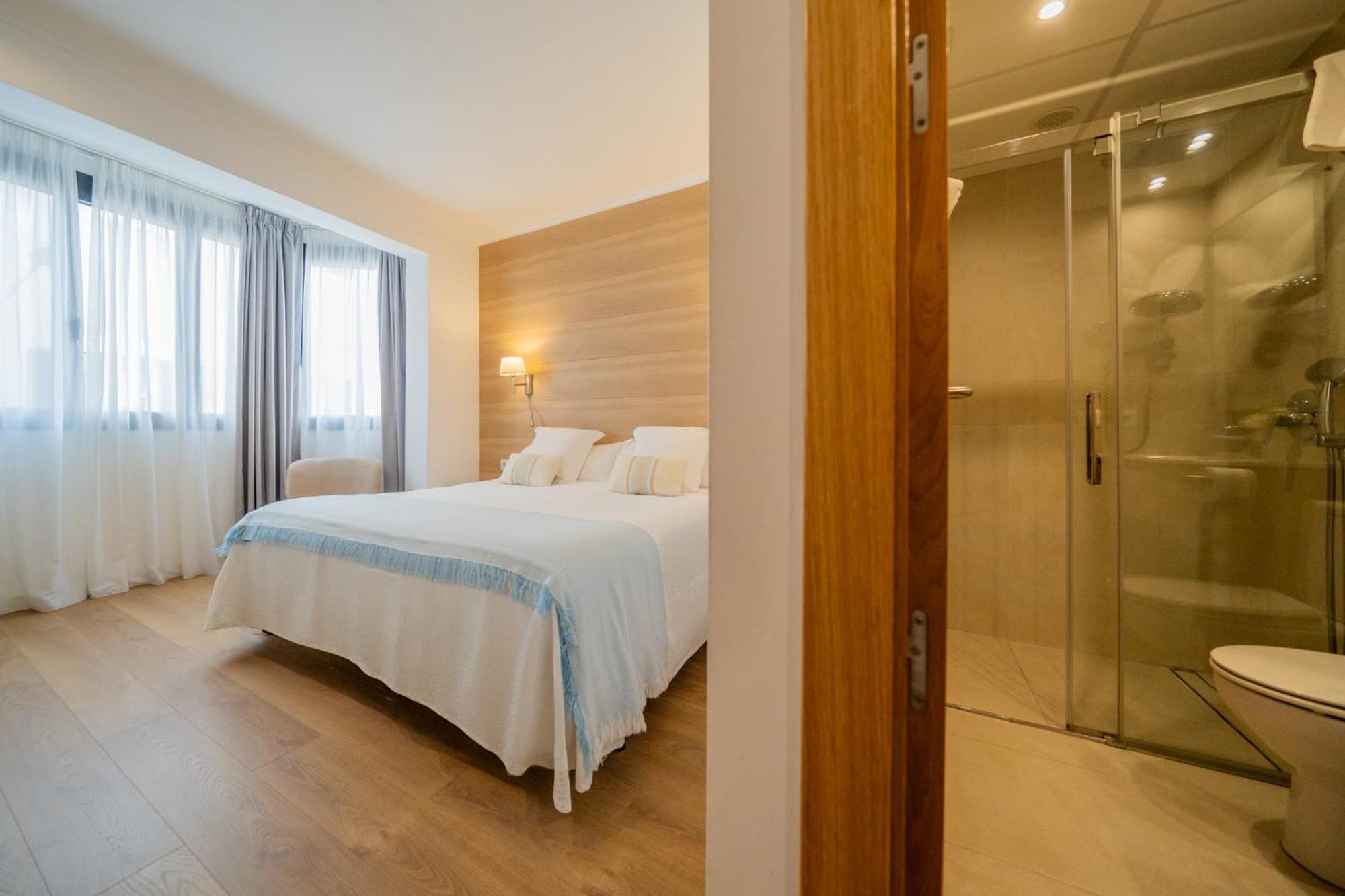 Hostal Menurka Ситадела Екстериор снимка