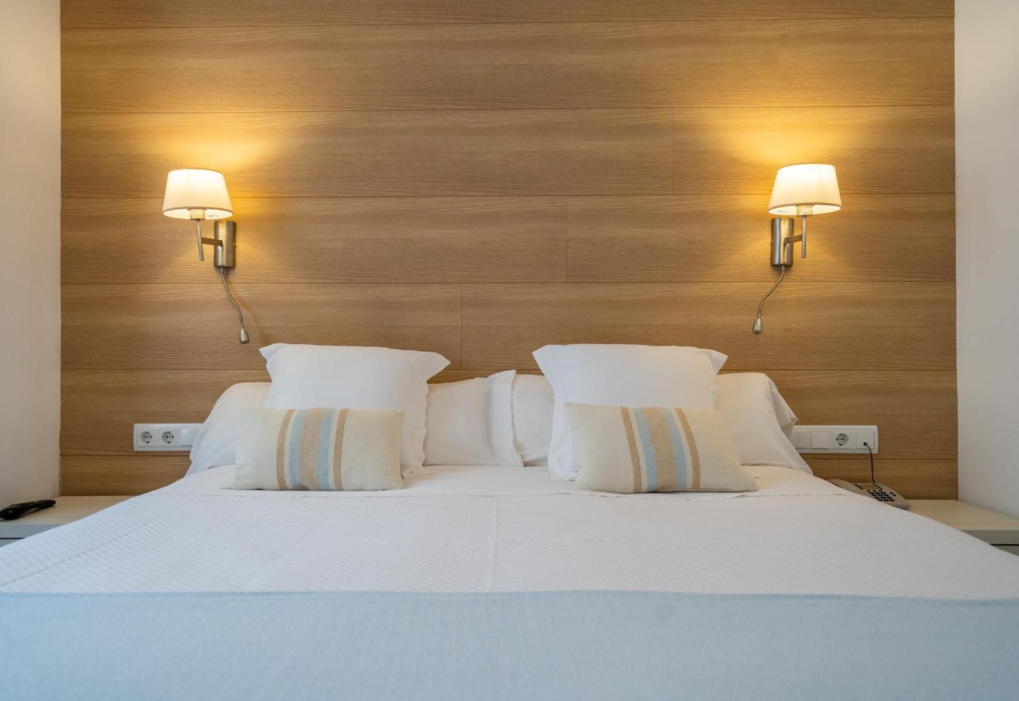 Hostal Menurka Ситадела Екстериор снимка