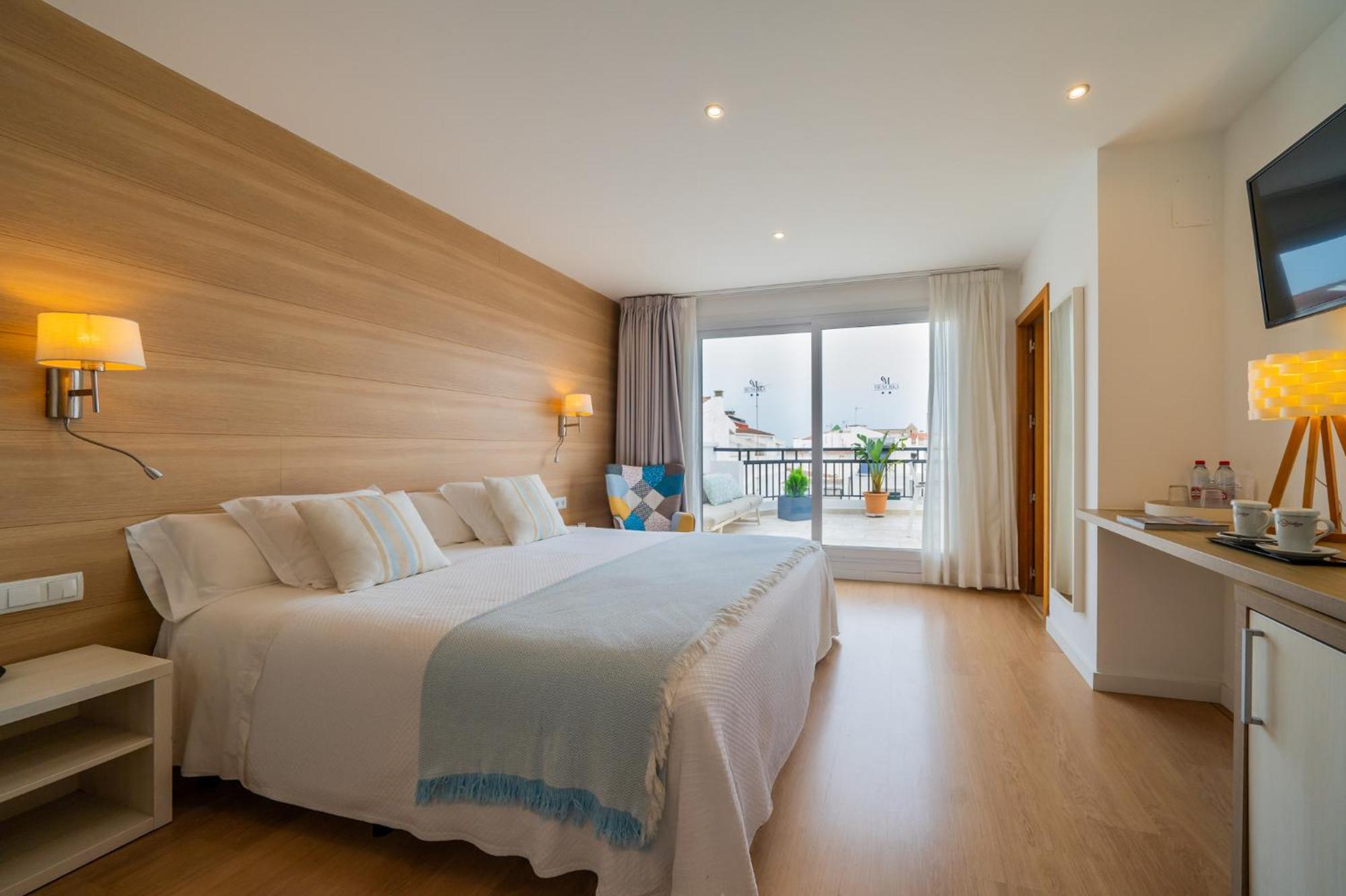 Hostal Menurka Ситадела Екстериор снимка