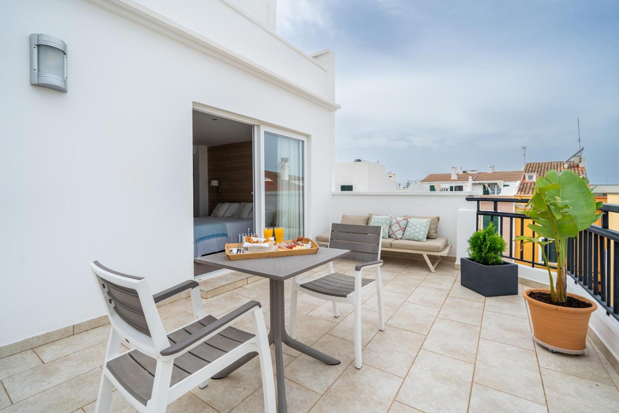 Hostal Menurka Ситадела Екстериор снимка