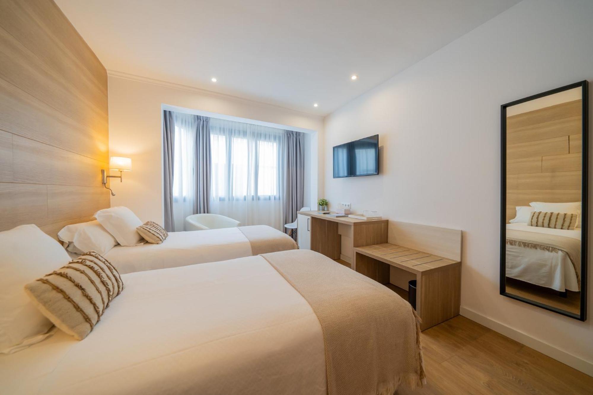 Hostal Menurka Ситадела Екстериор снимка
